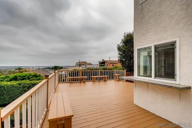 Building Photo - **** INCREDIBLE VIEWS 3 BED 2 BATH HOME! B...