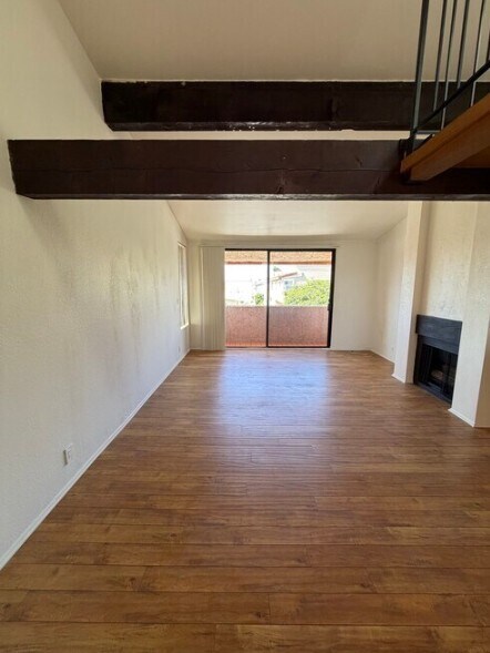 Building Photo - 700 1st St Hermosa Beach