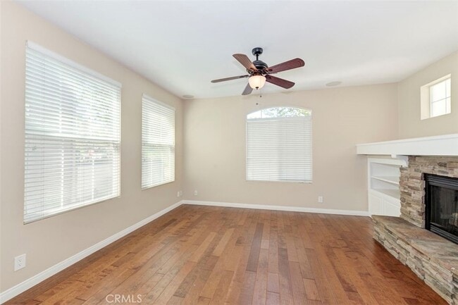 Building Photo - 20 Snapdragon St