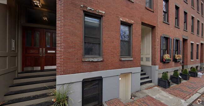 Building Photo - 38 Bradford St
