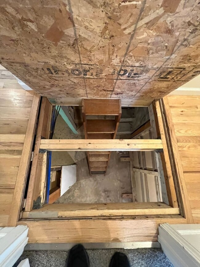 Building Photo - 1-2 Bedroom 1 Bath House with Garage, Newl...