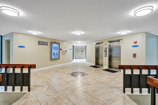 Building Photo - 4715