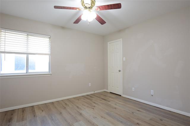 Building Photo - 1400 Oakcrest Dr