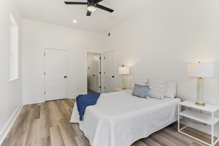 Primary bedroom - 2533 Amelia St