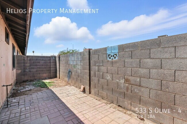 Building Photo - 533 S Olive-4