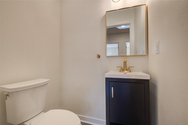 Building Photo - 2208 Blodgett St