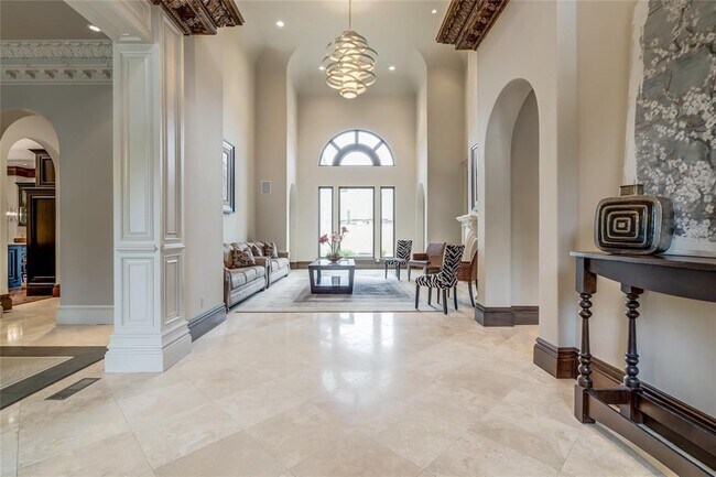 Building Photo - 5701 Mistletoe Ct
