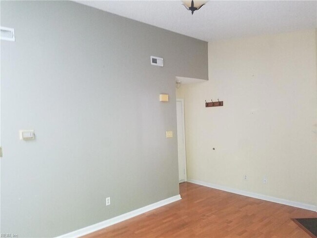 Building Photo - 4126 Thalia Station Cir