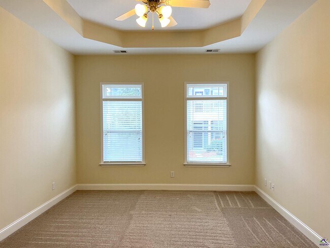 Building Photo - 323 Harvest Walk