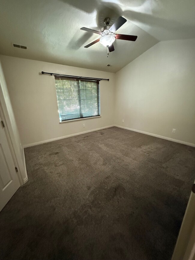 Master bedroom - 981 Independence Ave