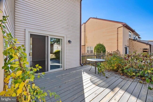 Building Photo - 3964 Bainbridge Ct