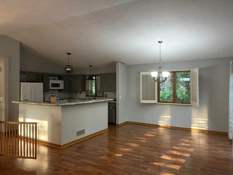 Building Photo - 14803 Peteler Ln