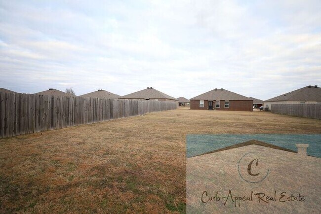 Building Photo - Beautiful 4 bedroom/2 bath home - Nettleton