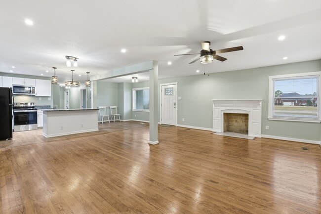 Building Photo - 121 Church of God Rd