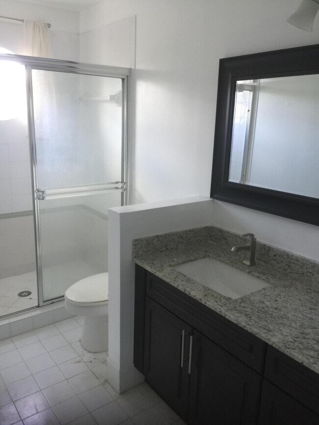 Building Photo - 401 SW 120th Ave