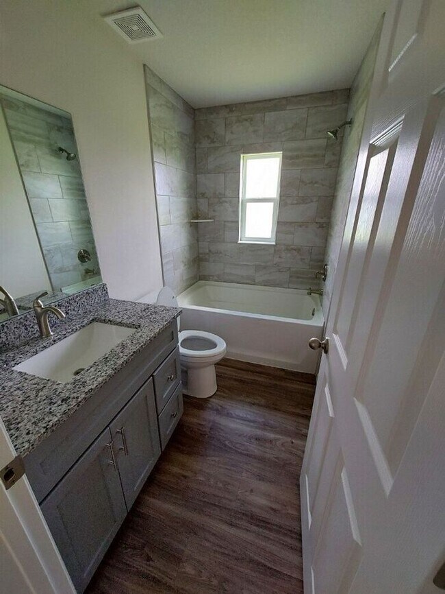 Building Photo - BARNS-120 N CUNNINGHAM AVE