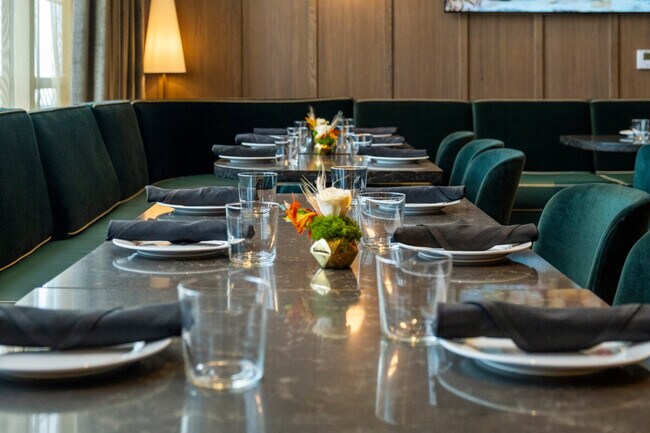 Building Photo - 215 SW 5th Ave