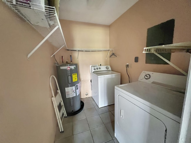 Building Photo - 27915 Washington St