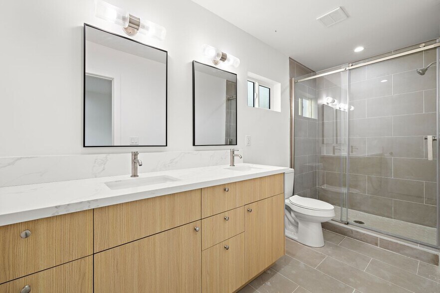 Building Photo - 5649 Case Ave