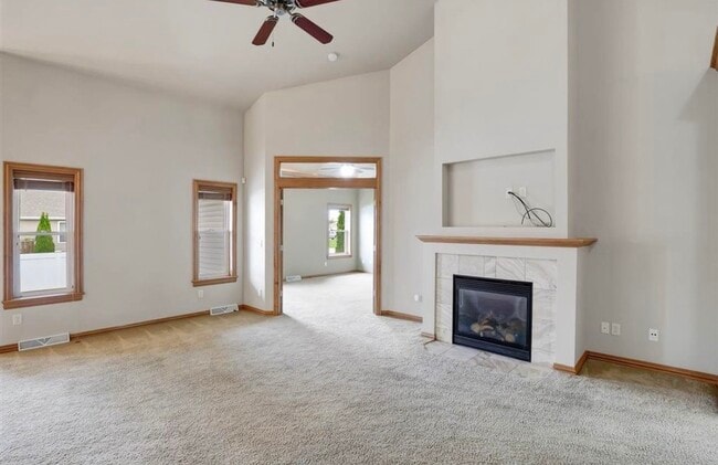 Building Photo - 2527 W Crais Ct