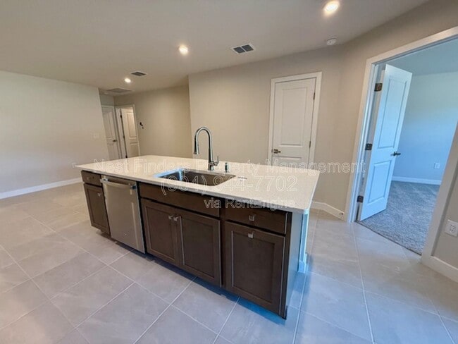 Building Photo - 55 Gaston Ct