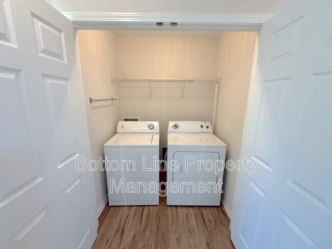 Building Photo - 7004 Paddle Wheel Ln