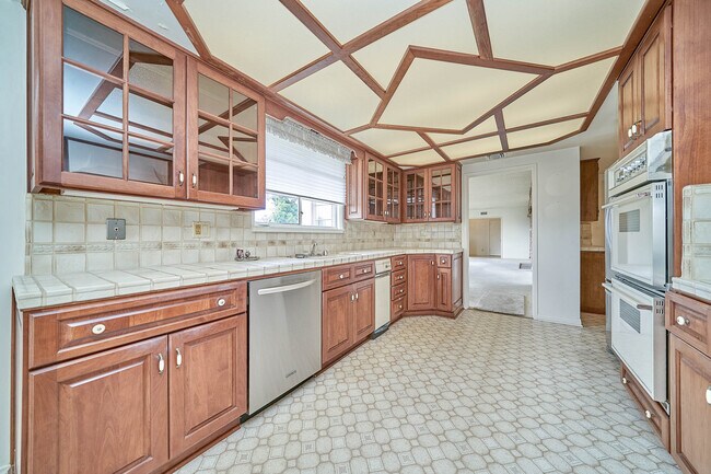 Building Photo - 2136 Paseo Del Mar