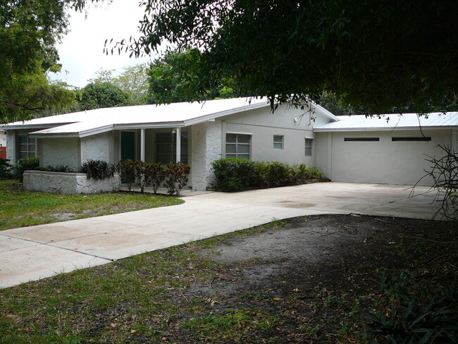 Building Photo - 1709 Coronado Ave