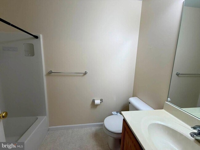 Building Photo - 296 Verdier St