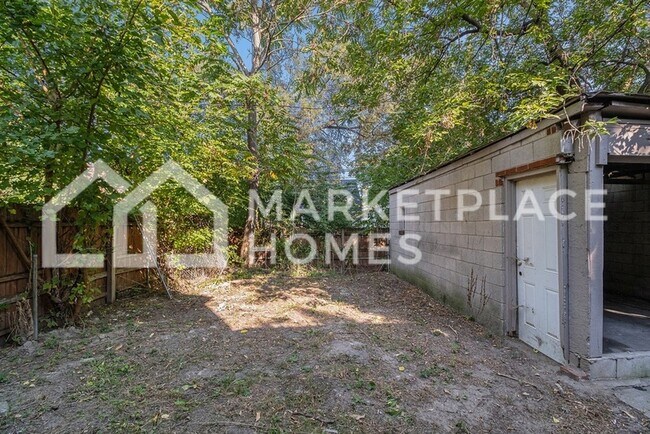 Building Photo - 20410 Hull St