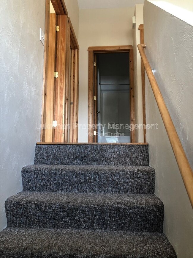 Building Photo - 1126-1128 Greenwood Ave