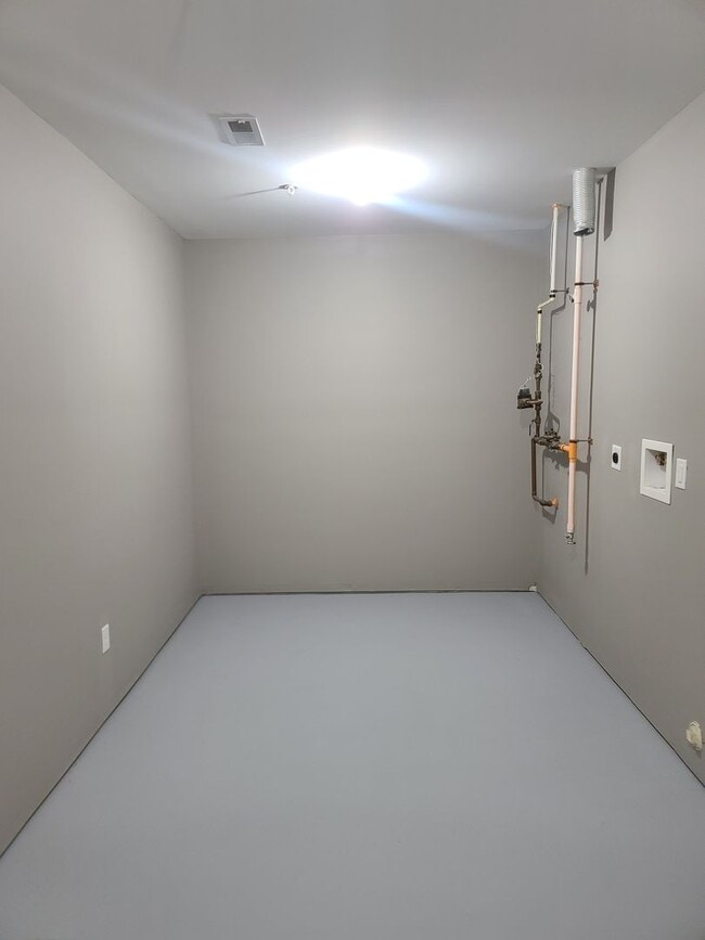 Building Photo - 3 Bedroom 2 1/2 bath Townhome for Rent in Waynesboro