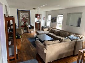 Building Photo - 409 S Eagleson Ave