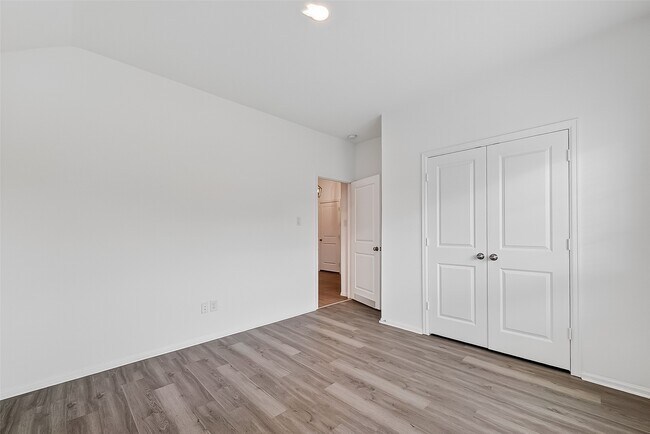 Building Photo - 19168 Pinewood Grove Trl