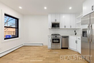 Building Photo - Stunning New 2 BR in Clinton Hill