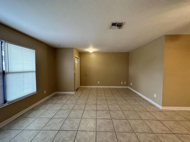 Building Photo - 3024 Santa Barbara Blvd