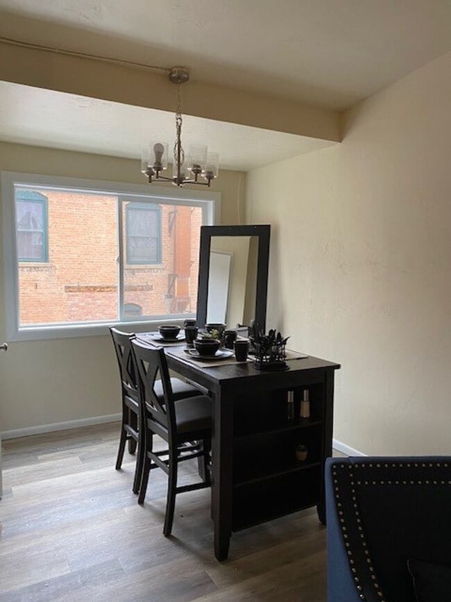 Building Photo - Beautiful Apartment in Downtown Rifle