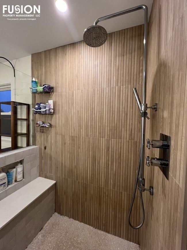 Building Photo - Beautiful Mountain Crest Home for Rent in Williston, Vermont