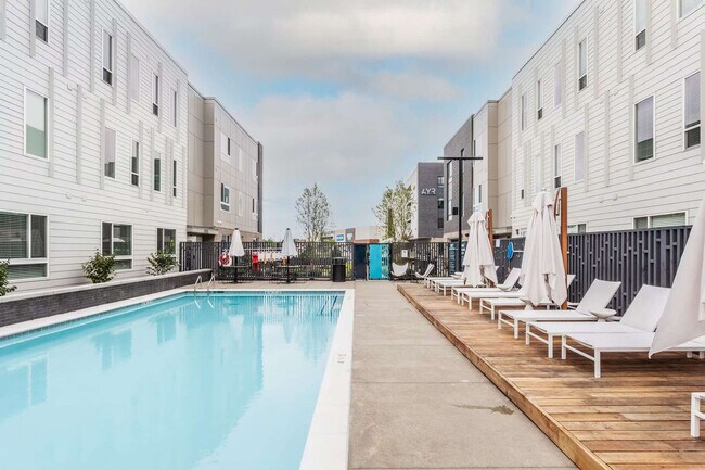 Building Photo - 6160 N Rural St