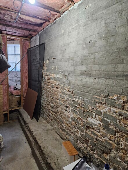 in-unit storage area - 3450 N Bosworth Ave