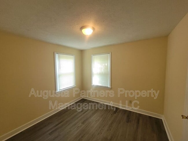 Building Photo - 1223 Radiance Dr