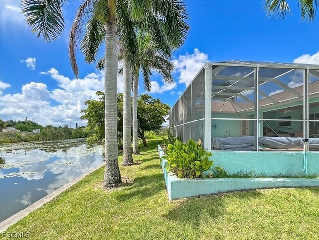 Building Photo - 1325 NE 5th Pl