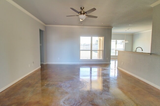 Building Photo - China Spring 4-Bedroom