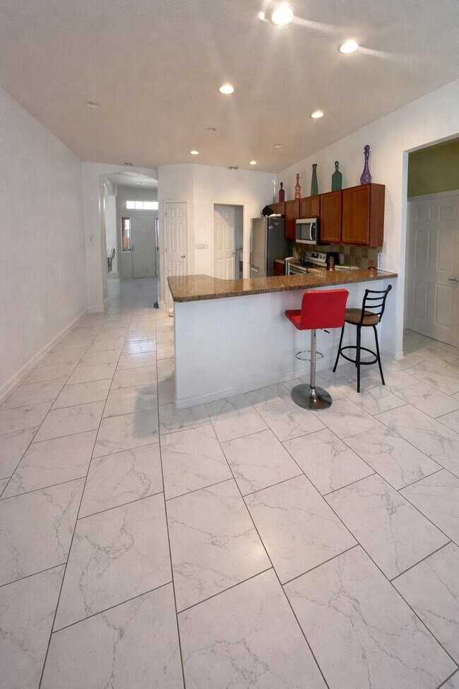 Building Photo - 1003 Mystery Cir