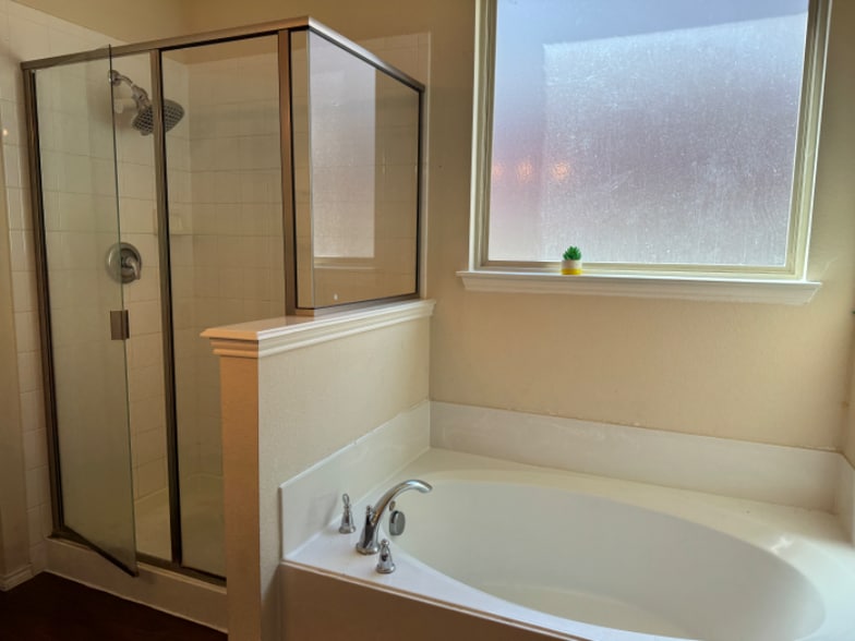 Building Photo - 1013 Long Pointe Ave