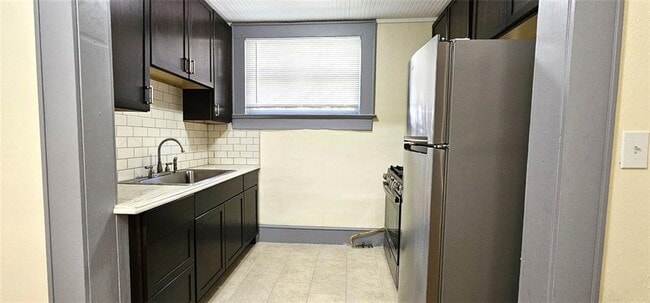 Building Photo - 800 Verner St NW