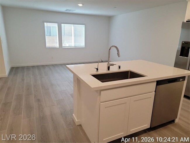 Building Photo - Spacious Henderson Townhome with Balconies and Resort Amenities