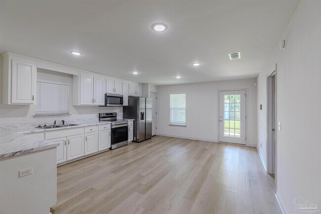 Building Photo - 7 Marine Dr