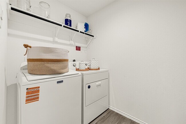 Building Photo - 2206 Laurel Bloom Ln