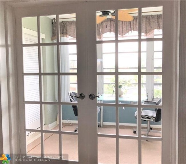 Building Photo - 2515 NE 1st Ct